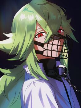 1boy alternate_eye_color black_background black_shirt chain collar commentary_request green_hair high_collar highres long_hair looking_at_viewer low_ponytail male_focus muzzle_(mask) n_(pokemon) nintendo pokemon pokemon_bw ponytail red_eyes shirt sidelighting solo turtleneck turtleneck_shirt upper_body white_shirt wing_collar zero_(sleepy_meltan)