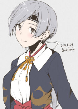 1girl artist_name black_jacket chitose_(kancolle) grey_background grey_eyes grey_hair hakama headband highres jacket japanese_clothes kantai_collection long_hair low_ponytail one-hour_drawing_challenge ponytail red_hakama shirt simple_background solo taira_yuuki white_shirt
