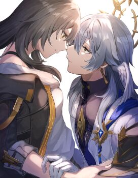 1boy 1girl black_hat black_jacket black_shirt brooch closed_mouth commentary_request earrings eye_contact feathered_wings from_side gloves gold_earrings grey_hair hair_between_eyes halo halo_behind_head hand_on_another's_arm hat head_wings hetero highres holding holding_unworn_clothes holding_unworn_hat honkai:_star_rail honkai_(series) jacket jewelry long_hair looking_at_another no_gloves noses_touching open_clothes open_jacket profile shirt simple_background spiked_halo stelle_(honkai:_star_rail) sunday_(honkai:_star_rail) sunday_(sacerdos'_relived_ordeal)_(honkai:_star_rail) three-quarter_sleeves trailblazer_(honkai:_star_rail) turtleneck turtleneck_shirt unworn_hat unworn_headwear upper_body wf12ta white_background white_gloves white_jacket white_shirt white_wings wings yellow_eyes