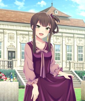 1girl :d alcohol blue_sky blunt_ends bottle bow bowtie breasts brown_hair building champagne_flute cloud cowboy_shot cup day dot_nose dress drinking_glass earrings formal_clothes game_cg green_eyes hair_bow hair_rings jewelry long_sidelocks long_sleeves looking_at_viewer mansion official_art open_mouth outdoors purple_bow purple_bowtie purple_dress purple_skirt ribbon ribbon_earrings short_hair_with_long_locks side_up_ring sidelocks single_hair_ring skirt skirt_hold sky small_breasts smile solo stairs stone_stairs suzumoto_hana table tablecloth third-party_source toji_no_miko toji_no_miko:_kizamishi_issen_no_tomoshibi wine wine_glass yellow_ribbon
