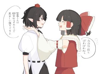 2girls black_skirt bow brown_hair closed_eyes collared_shirt detached_sleeves frilled_bow frilled_hair_tubes frills hair_bow hair_tubes hakurei_reimu hand_in_another's_hair hat highres long_hair motion_lines multiple_girls open_mouth pointy_ears puffy_short_sleeves puffy_sleeves red_bow red_hat red_skirt ribbon-trimmed_sleeves ribbon_trim shameimaru_aya shirt short_sleeves simple_background skirt skirt_set smile speech_bubble sweatdrop tktkhappymchyru tokin_hat touhou translation_request white_background white_shirt