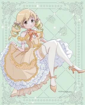 1girl artist_name blonde_hair blush bow bowtie breasts commentary_request dress drill_hair ekakinosakura frilled_dress frilled_wrist_cuffs frills gem green_background hair_ribbon highres mahou_shoujo_madoka_magica orange_bow orange_bowtie orange_gemstone orange_shoes ribbon shoes thighhighs tomoe_mami twin_drills white_thighhighs wrist_cuffs yellow_dress yellow_eyes