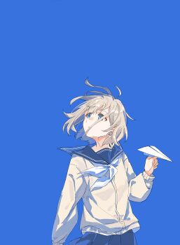 1girl blue_background blue_eyes blue_sailor_collar blue_skirt chinese_commentary commentary floating_hair grey_hair hand_up highres holding holding_paper_airplane idolmaster idolmaster_shiny_colors kafuuchino_(chouti) long_sleeves looking_up neckerchief paper_airplane pleated_skirt sailor_collar school_uniform serizawa_asahi short_hair simple_background skirt solo upper_body white_neckerchief