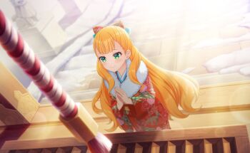 1girl blonde_hair bow closed_mouth commentary_request day floral_print game_cg green_eyes hair_bow hair_ornament highres japanese_clothes kathrina_griebel kimono long_hair long_sleeves looking_at_viewer official_art outdoors own_hands_together praying print_kimono shrine smile solo third-party_source wide_sleeves world_dai_star