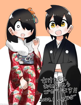 1boy 1girl :d akeome artist_name black_hair black_kimono blush cherry_blossom_print copyright_notice cowboy_shot crossed_arms dated dot_nose floral_print fur_collar grey_hakama hair_behind_ear hair_between_eyes hair_ornament hair_over_one_eye hakama hand_up hands_in_opposite_sleeves haori haori_himo happy_new_year highres japanese_clothes jijou_wo_shiranai_tenkousei_ga_guigui_kuru. kanzashi kawamura_taku kimono long_bangs long_sleeves looking_at_viewer new_year nishimura_akane obi obijime official_art one_eye_covered open_mouth orange_background print_kimono print_sash red_kimono round_teeth sanpaku sash signature smile square_enix standing striped takada_taiyou teeth tsumami_kanzashi two-tone_background upper_teeth_only vertical_stripes white_background white_eyes wide_sleeves yellow_eyes