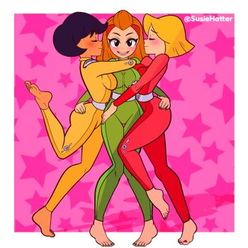 3girls alex_(totally_spies) animated animated_gif barefoot black_eyes black_hair blonde_hair bodysuit breasts cheek_kiss closed_eyes clover_(totally_spies) commentary dark-skinned_female dark_skin double_cheek_kiss english_commentary green_bodysuit heart impossible_bodysuit impossible_clothes kiss kissing_cheek long_hair looping_animation medium_breasts multiple_girls nail_polish open_mouth orange_hair red_bodysuit sam_(totally_spies) short_hair smile standing standing_on_one_leg star_(symbol) star_symbol_background susie_hatter toenail_polish toenails totally_spies twitter_username yellow_bodysuit yuri