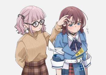 Rule 34 | 2girls, belt, black choker, blue eyes, blue shirt, blush, brown hair, brown sweater, choker, commentary request, earrings, girls band cry, glasses, grey eyes, highres, hina (girls band cry), iseri nina, jewelry, low twintails, multiple girls, pink hair, shirt, short hair, short twintails, simple background, sweat, sweater, twintails, wabe417, white background, white belt