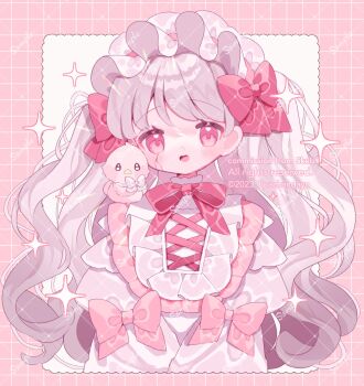 1girl :d blush border bow bowtie commentary commission frilled_hairband frills grey_hair hair_bow hairband highres indie_virtual_youtuber long_hair long_sleeves looking_at_viewer minami_rari open_mouth outside_border pink_border pink_hairband red_bow red_bowtie red_eyes sample_watermark shirt simple_background skeb_commission sleeve_bow smile solo sparkle upa_papa_co upper_body virtual_youtuber watermark watermark_grid white_background white_shirt