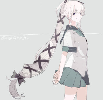 1girl arms_behind_back bad_id black_bow black_ribbon bow grey_background grey_hair hageshii_nakano hair_between_eyes hair_bow hair_ribbon kantai_collection long_hair looking_at_viewer pleated_skirt ponytail ribbon sailor_collar school_uniform serafuku short_sleeves sidelocks simple_background skirt solo twitter_username very_long_hair white_hair yura_(kancolle)