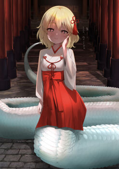 1girl absurdres alternate_costume blonde_hair blush commentary_request green_eyes hakama hakama_skirt highres idolmaster idolmaster_cinderella_girls japanese_clothes kosode lamia looking_at_viewer miko monster_girl multiple_torii outdoors red_hakama ri5taccia sakurai_momoka short_hair skirt smile solo torii translation_request