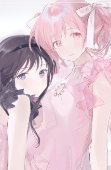 2girls akemi_homura black_eyes black_hair black_hairband commentary_request dress grey_background hairband highres kaname_madoka long_hair looking_at_viewer mahou_shoujo_madoka_magica multiple_girls parted_lips pink_dress pink_eyes pink_hair ribbon sleeveless sleeveless_dress sukuuyu twintails white_ribbon