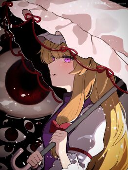 Rule 34 | 1girl, blonde hair, bow, breasts, commentary request, dress, gap (touhou), hair bow, hat, highres, long hair, long sleeves, medium breasts, mob cap, nene man, parasol, pink umbrella, purple eyes, purple tabard, red bow, smile, solo, tabard, touhou, umbrella, white dress, yakumo yukari