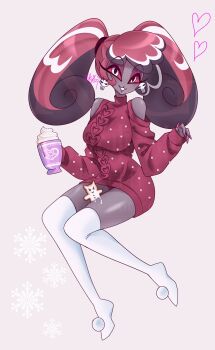 1girl bare_shoulders black_hair breasts colored_sclera dark-skinned_female dark_skin earrings full_body hazbin_hotel heart hellaverse highres holding jewelry ky0_z9 large_breasts long_hair long_sleeves multicolored_hair red_hair red_sclera red_sweater simple_background skull_earrings smile snowflakes solo sweater teeth thighhighs velvette_(hazbin_hotel) white_eyes white_hair white_thighhighs