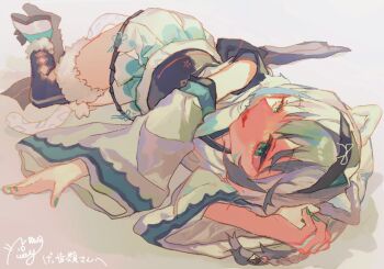 1girl animal_ears black_hairband black_sash black_thighhighs commentary_request commission detached_sleeves fingernails full_body green_eyes green_nails grey_background grey_hair hairband kohaku_nene la_peche_party leopard_ears leopard_girl leopard_tail looking_at_viewer lying obi on_side sash shinjitsu_no_kuchi shoes short_hair skeb_commission solo tail thighhighs virtual_youtuber white_shoes white_sleeves