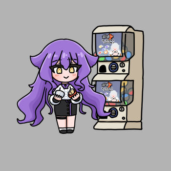 1girl black_shoes black_skirt blush closed_mouth commentary_request gashapon grey_background hair_between_eyes highres holding honkai_(series) honkai_impact_3rd kiana_kaslana kiana_kaslana_(white_comet) long_hair long_sleeves mokkyo_(motkyo) puffy_long_sleeves puffy_sleeves purple_hair shirt shoes simple_background sirin skirt smile socks solo standing thigh_strap very_long_hair white_shirt white_socks yellow_eyes