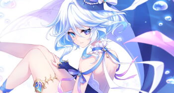 1girl blue_dress blue_eyes blue_hair blue_hat blue_sleeves closed_mouth dress furina_(genshin_impact) genshin_impact hair_between_eyes hat heterochromia highres jewelry medium_hair multicolored_hair short_hair smile solo streaked_hair thistle_lapis white_hair