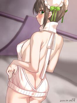 1girl absurdres ass back backless_outfit bare_shoulders bed black_hair blush breasts bun_cover butt_crack double_bun fate/grand_order fate_(series) green_eyes green_ribbon guriguri_(arayotto4351) hair_bun hair_ribbon highres large_breasts looking_at_viewer looking_back medium_hair pillow qin_liangyu_(fate) ribbon sidelocks solo sweater thighs virgin_killer_sweater white_sweater