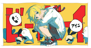 1boy absurdres black_shorts blonde_hair blue_eyes border finger_heart highres hood hoodie irple kagamine_len low_ponytail ponytail shoes short_ponytail shorts smile sneakers solo_focus speech_bubble spoken_object squatting telecaster_b-boy_(vocaloid) translation_request white_border white_hoodie yellow_background
