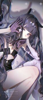 1girl armpits blue_eyes blunt_bangs closed_mouth clothing_cutout detached_sleeves fcjfior flat_chest gloves hair_flaps hashtag-only_commentary highres hololive long_hair long_sleeves looking_at_viewer ninomae_ina&#039;nis purple_gloves purple_hair sparkle_hair_ornament stomach_cutout tentacle_hair thighs wavy_hair