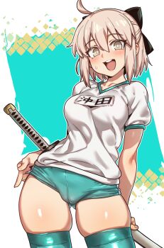1girl absurdres ahoge black_bow blonde_hair blush bow breasts buruma ebora fate/grand_order fate_(series) gluteal_fold green_buruma green_thighhighs grey_eyes gym_shirt gym_uniform hair_bow half_updo highres katana large_breasts looking_at_viewer name_tag okita_souji_(fate) open_mouth ponytail shirt short_hair short_sleeves smile solo sword thighhighs thighs weapon white_shirt