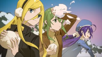 3girls arm_up beret black_jacket blonde_hair blue_eyes blue_hair blue_hat blue_sky commentary_request earmuffs green_eyes green_hair green_jacket gumi hat highres holding holding_snowball jacket lily_(vocaloid) low_twintails medium_hair multiple_girls otomachi_una shirt sky snow snowball snowball_fight sweater turtleneck turtleneck_sweater twintails vocaloid white_shirt wounds404 yellow_sweater