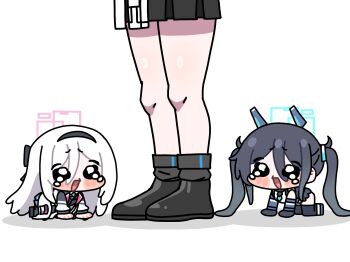 3girls all_fours aris_(armed)_(blue_archive) aris_(blue_archive) black_hairband black_shoes black_skirt blue_archive blush chibi commentary_request crying grey_hair hairband halo headgear highres kei_(blue_archive) kei_(student)_(blue_archive) korean_commentary meme miniskirt multiple_girls open_mouth pleated_skirt rectangular_halo shoes simple_background skirt speakiposting_(meme) trickcal twintails white_background white_hair yuuka_(blue_archive) zeroku77