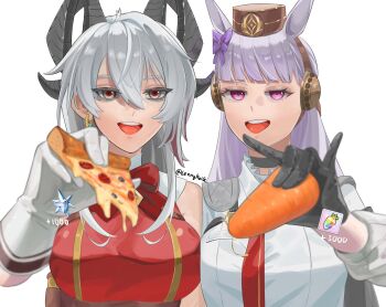 2girls absurdres animal_ears black_choker black_gloves black_horns blurry blurry_foreground bow breasts brown_hat carrot choker cosplay costume_switch crossover ear_bow ear_covers earrings eyebrows_hidden_by_hair food gloves gold_ship_(red_strife)_(umamusume) gold_ship_(umamusume) gold_ship_(umamusume)_(cosplay) grey_eyes grey_hair hair_between_eyes hat highres holding holding_carrot holding_food holding_pizza horns horse_ears incoming_food jewelry lennykaise long_hair looking_at_viewer multicolored_eyes multicolored_hair multiple_girls necktie open_mouth pillbox_hat pizza pizza_slice purple_eyes red_eyes red_hair shirt side-by-side simple_background sleeveless smile tongue twitter_username two-tone_eyes two-tone_hair ueda_hitomi umamusume upper_body vegetable voice_actor_connection white_background white_gloves wuthering_waves zani_(wuthering_waves) zani_(wuthering_waves)_(cosplay)