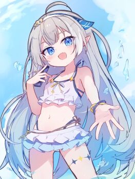 1girl ahoge bikini blue_eyes blue_hairband blue_sky blush bracelet breasts charm_(object) cloud fang female_tyrant_(stella_sora) frills grey_hair haemori_ako hairband highres holding holding_phone jewelry key long_hair looking_at_viewer navel open_mouth outdoors outstretched_hand phone pointy_ears ribbon simple_background sky small_breasts smile solo star_(symbol) stella_sora swimsuit tyrant_(stella_sora) very_long_hair water water_drop white_background white_bikini