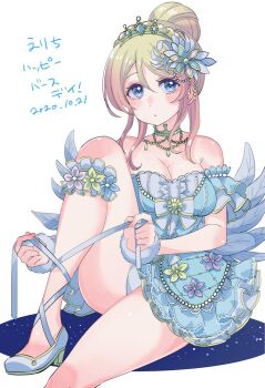 1girl alternate_hairstyle aqua_dress aqua_footwear aqua_ribbon aqua_scrunchie aqua_skirt artist_request ayase_eli bare_legs bare_shoulders blonde_hair blue_eyes blush bow braid breasts cleavage collarbone crown_braid dress dress_bow feather_hair_ornament feathers female_focus hair_between_eyes hair_bun hair_ornament jewelry long_hair looking_at_viewer love_live! love_live!_school_idol_festival love_live!_school_idol_festival_all_stars love_live!_school_idol_project medium_breasts nail_polish nails necklace parted_lips pearl_necklace puffy_short_sleeves puffy_sleeves ribbon ribbon-trimmed_legwear ribbon_trim scrunchie short_sleeves single_hair_bun skirt solo tiara vcream_unknow white_background white_feathers white_scrunchie wrist_scrunchie