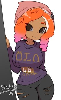 1girl :3 beanie black_pants black_shirt breasts clothes_writing commission dark_skin drill_hair gradient_hair grey_eyes hat hat_ornament large_breasts long_hair long_sleeves looking_at_viewer miyazero multicolored_hair nintendo octoling octoling_girl octoling_player_character octopus_girl orange_hair pants pink_hair pink_hat shirt skeb_commission smile splatoon_(series) standing suction_cups tentacle_hair thick_thighs thighs two-tone_hair white_background wide_hips