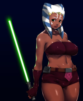 1girl aged_up ahsoka_tano alien animification bad_id bad_pixiv_id bandeau bare_shoulders belt belt_pouch breasts cleavage clone_wars cowboy_shot dark-skinned_female dark_skin elbow_gloves energy_sword facial_mark female_focus fingerless_gloves forehead_mark ganto gloves glowing gradient_background green_eyes holding jedi large_breasts light_smile lightsaber lips lipstick loincloth looking_at_viewer makeup midriff navel plump pouch red_lips shiny_clothes shiny_skin short_shorts shorts smile solo standing star_wars star_wars:_the_clone_wars_(2008_tv_series) striped sword tattoo tentacle_hair thick_thighs thighs togruta weapon wide_hips