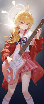 1girl absurdres ajaz_(artist) animal_print blonde_hair blue_archive blush cat_print chinese_commentary closed_mouth commentary_request electric_guitar guitar halo highres holding holding_guitar holding_instrument instrument jacket kneehighs low_twintails official_alternate_costume official_alternate_hairstyle open_clothes open_jacket pink_skirt pleated_skirt red_jacket shirt skirt smile socks solo t-shirt twintails white_shirt white_socks yellow_eyes yellow_halo yoshimi_(band)_(blue_archive) yoshimi_(blue_archive)