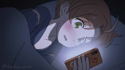 1boy animated blush cellphone dondoko_mozutaro implied_masturbation indoors interior jinnai_enta lying male_focus phone pillow sarazanmai sexually_suggestive short_hair shota video