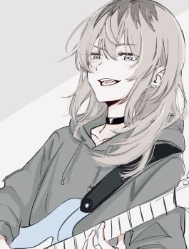 1girl black_choker choker commentary_request earrings electric_guitar girls_band_cry grey_eyes grey_hair grey_hoodie guitar guitar_strap highres hood hood_down hoodie instrument jewelry kawaragi_momoka long_hair long_sleeves multicolored_hair open_mouth roots_(hair) solo tasuku2218 teeth upper_body