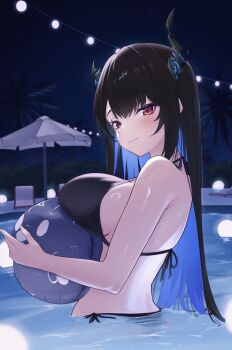 1girl absurdres alternate_costume asymmetrical_horns ball beachball bikini black_bikini black_hair blue_hair blush breasts character_ball cleavage closed_mouth colored_inner_hair commentary_request flower halterneck highres holding holding_ball holding_beachball hololive hololive_english horn_flower horns ilie_ilie jailbird_(nerissa_ravencroft) large_breasts long_hair looking_at_viewer mole mole_under_eye multicolored_hair nerissa_ravencroft night night_sky outdoors partially_submerged pool purple_eyes side-tie_bikini_bottom sky solo swimsuit uneven_horns upper_body very_long_hair virtual_youtuber water