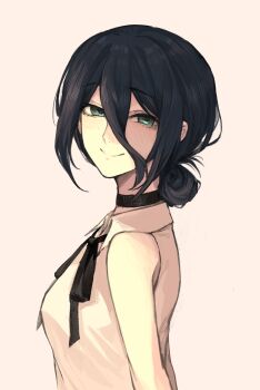 1girl bare_arms bare_shoulders black_choker black_hair black_ribbon blush chainsaw_man chinese_commentary choker collared_shirt commentary from_side green_eyes hair_between_eyes hair_bun half-closed_eyes highres jidan_(40677) long_bangs looking_at_viewer looking_to_the_side neck_ribbon reze_(chainsaw_man) ribbon shirt simple_background sleeveless sleeveless_shirt smile solo updo upper_body white_shirt