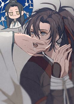 2boys ahoge amana_raika bishounen black_hair black_hanfu blurry blush bound bound_wrists brown_hair chibi chibi_inset chinese_clothes grey_background grey_eyes hair_between_eyes hair_ribbon hand_on_another&#039;s_face hands_up hanfu high_ponytail highres lan_wangji licking_another&#039;s_hand long_hair long_sleeves looking_at_another male_focus modao_zushi multiple_boys open_mouth out_of_frame own_hands_together ponytail red_ribbon ribbon ribbon_bondage robe saliva sidelocks solo_focus speech_bubble tongue tongue_out upper_body wei_wuxian white_hanfu white_ribbon wide_sleeves yaoi yellow_eyes