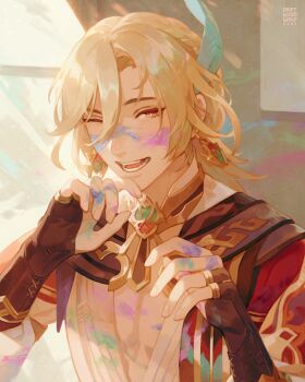 1boy blonde_hair brown_gloves cape commentary driftwoodwolf earrings english_commentary feather_hair_ornament feathers fingerless_gloves genshin_impact gloves gold_necklace hair_ornament hands_up jewelry kaveh_(genshin_impact) long_sleeves looking_at_viewer male_focus necklace open_mouth paint paint_splatter paint_splatter_on_face red_cape red_eyes smile solo teeth upper_body