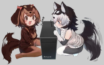 2girls :3 afterimage animal_ear_fluff animal_ears bare_shoulders black_hair blue_eyes bow brown_eyes brown_gloves brown_hair brown_legwear brown_shirt computer computer_tower dachshund_(kemono_friends)_(nyifu) dog_ears dog_girl dog_tail elbow_gloves fang fictional_persona gloves grey_legwear hair_bow kemono_friends light_brown_hair multicolored_hair multicolored_legwear multiple_girls no_shoes nyifu open_mouth original pantyhose red_bow shirt short_hair sitting sleeveless squatting tail tail_wagging translation_request wariza white_gloves white_hair white_legwear white_shirt