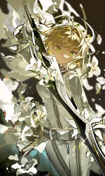 1girl absurdres ahoge belt blonde_hair bodysuit falling_petals fate/extra fate/extra_ccc fate_(series) floating_hair flower gloves green_eyes highres holding holding_sword holding_weapon long_sleeves looking_at_viewer mento nero_claudius_(bride)_(fate) nero_claudius_(fate) petals smile solo sword weapon white_belt white_bodysuit white_flower white_gloves