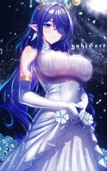 1girl alternate_costume artist_name bare_shoulders blue_eyes blue_hair breasts bridal_veil commentary dress elbow_gloves genshin_impact gloves hair_over_one_eye highres large_breasts lauma_(genshin_impact) long_hair own_hands_together parted_lips pointy_ears sleeveless sleeveless_dress solo veil very_long_hair white_dress white_gloves yuki0_art