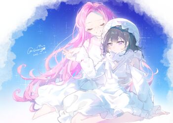 2girls alien_stage barefoot black_hair chinese_commentary closed_eyes commentary_request dated dress glasses hat highres holding_hands long_hair long_sleeves medium_hair mizi_(alien_stage) multiple_girls official_alternate_costume partial_commentary pink_hair purple_eyes signature sitting sua_(alien_stage) tang_ping_zhai_xingxing very_long_hair white_dress white_hat