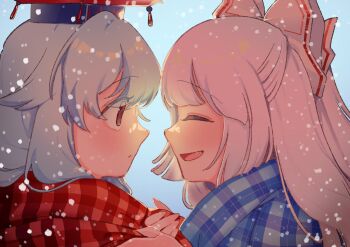 2girls blue_hair blue_hat blue_scarf bow closed_eyes fujimugi fujiwara_no_mokou hair_bow hat highres kamishirasawa_keine multiple_girls red_eyes red_scarf scarf smile snow snowing touhou white_bow white_hair yuri