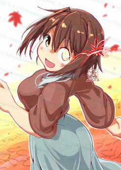 1girl artist_logo ass autumn_leaves brown_hair brown_sweater dated furutaka_(kancolle) furutaka_(valentine)_(kancolle) glowing glowing_eye grey_skirt heterochromia highres kantai_collection kutone_shirika leaf logo looking_back official_alternate_costume short_hair skirt smile solo sweater watermark yellow_eyes