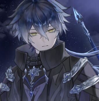 1boy black_capelet black_shirt blue_gemstone blue_hair capelet collared_capelet crossed_bangs double-parted_bangs flins_(genshin_impact) floating_hair gem genshin_impact hair_between_eyes hashtag-only_commentary high_collar highres male_focus night night_sky outdoors parted_lips polearm sayu_hs9 shirt sky solo star_(sky) starry_sky upper_body weapon yellow_eyes