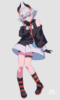1girl bare_shoulders black_boots black_coat black_gloves black_horns blue_eyes blue_necktie boots coat commentary_request full_body gloves gradient_necktie grey_background grey_hair hair_ornament hairclip highres horns levi_elipha levi_elipha_(1st_costume) looking_at_viewer multicolored_horns necktie nijisanji orange_horns orange_necktie sharp_teeth simple_background solo teeth toyogaippai two-tone_horns virtual_youtuber