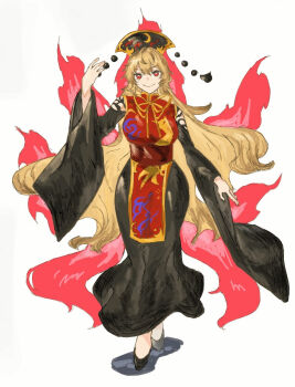 1girl black_hat black_robe black_shoes blonde_hair breasts closed_mouth dalachi_(headdress) fire hand_up hat highres junko_(touhou) large_breasts long_hair long_sleeves looking_at_viewer oftooon red_eyes red_tabard robe shoes simple_background smile solo tabard touhou very_long_hair white_background wide_sleeves