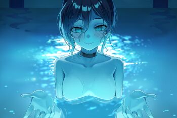 1girl absurdres aqua_eyes aqua_hair backlighting bathing black_choker black_hair blush breasts chainsaw_man choker closed_mouth collarbone completely_nude gradient_hair hair_between_eyes highres looking_at_viewer multicolored_hair nude outstretched_hand partially_submerged pool ppudang reze_(chainsaw_man) short_hair small_breasts smile solo upper_body water wet