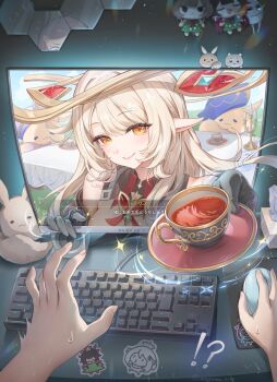!? 1girl 1other alice_(genshin_impact) black_gloves blonde_hair breasts closed_mouth columbina_(genshin_impact) commentary_request computer_keyboard computer_mouse cup dodoco_(genshin_impact) genshin_impact gloves highres holding holding_plate long_hair looking_at_viewer mayuma_(mayuma_0715) monitor orange_eyes paimon_(genshin_impact) plate pointy_ears pov smile teacup