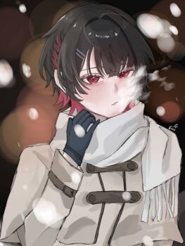 1girl :/ adjusting_scarf alternate_costume black_gloves black_hair blush breath coat colored_inner_hair commentary_request ellen_joe gloves grey_coat hair_ornament hairclip hand_up highres multicolored_hair oekaki_2525niko red_eyes scarf shark_girl short_hair snowing solo upper_body white_scarf zenless_zone_zero